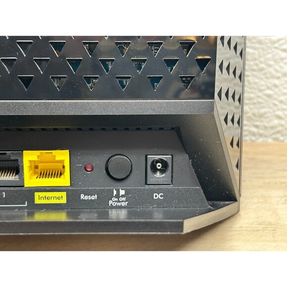 Netgear R6200 Smart AC 1200 Wi-Fi Router Dual Band 4 Ports USB 2.4 & 5 GHz - Picture 11 of 16